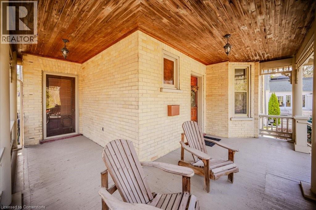 Property at 33 ROLAND Street image 4