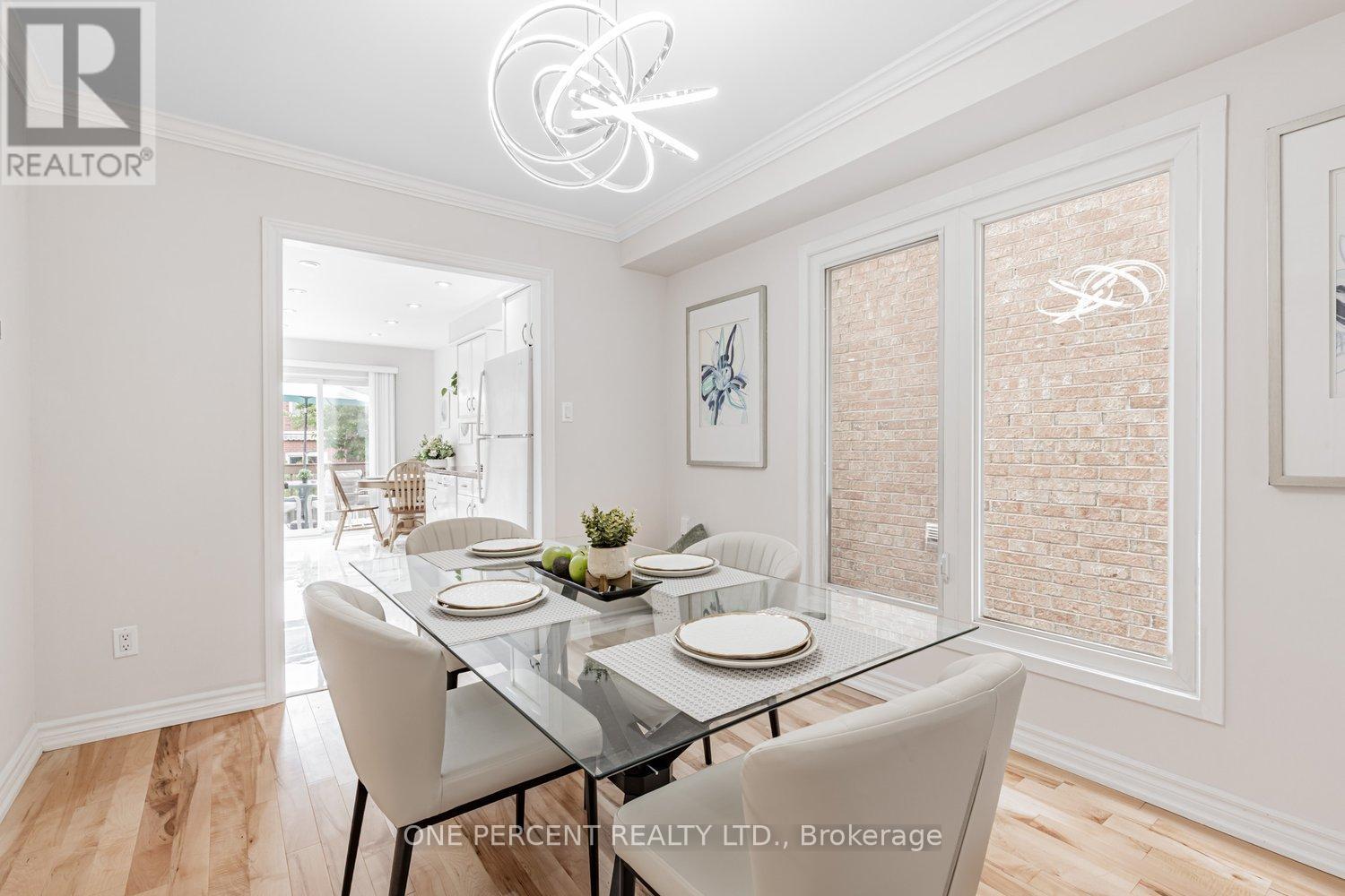 37 Lansbury Court, Vaughan, Ontario  L4J 5K1 - Photo 10 - N12349507