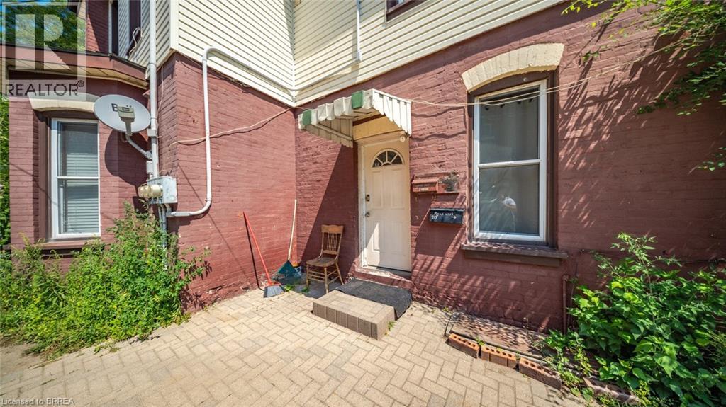 215 Nelson Street, Brantford, Ontario  N3S 4C5 - Photo 4 - 40760474
