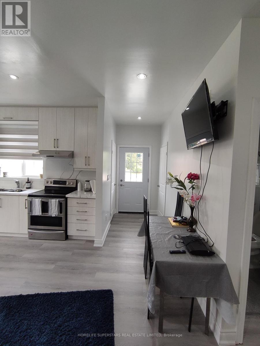 Garden Suit - 28 Estateview Circle, Brampton, Ontario  L6P 0R6 - Photo 4 - W12349493