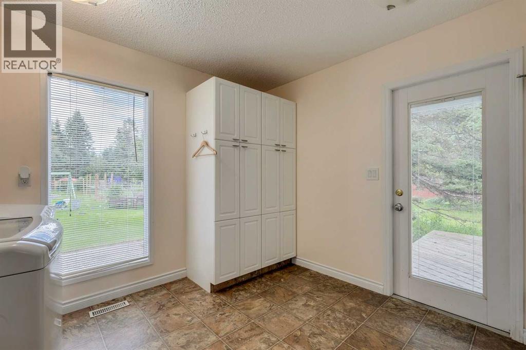 28 Wolf Drive, Rural Rocky View County, Alberta  T3Z 1A3 - Photo 16 - A2246657