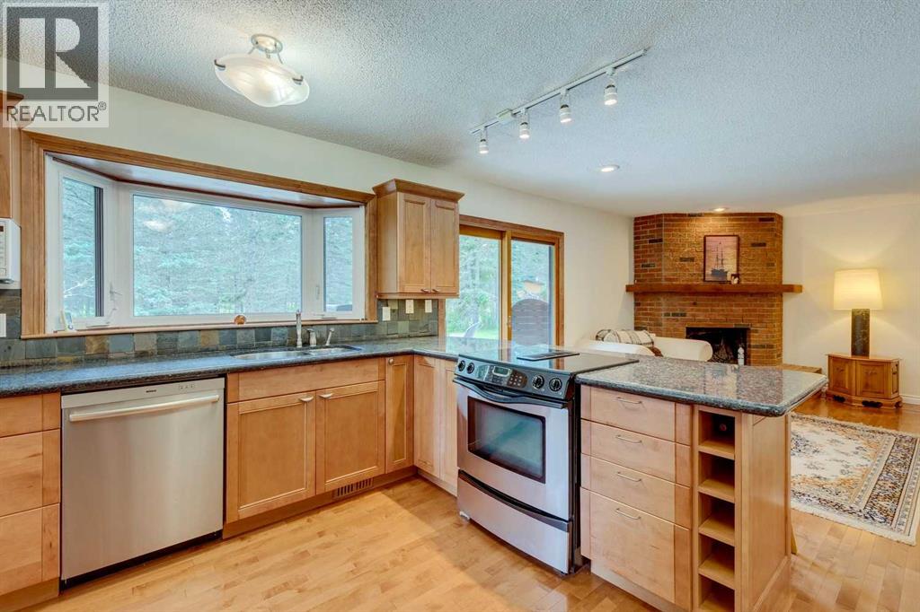 28 Wolf Drive, Rural Rocky View County, Alberta  T3Z 1A3 - Photo 14 - A2246657
