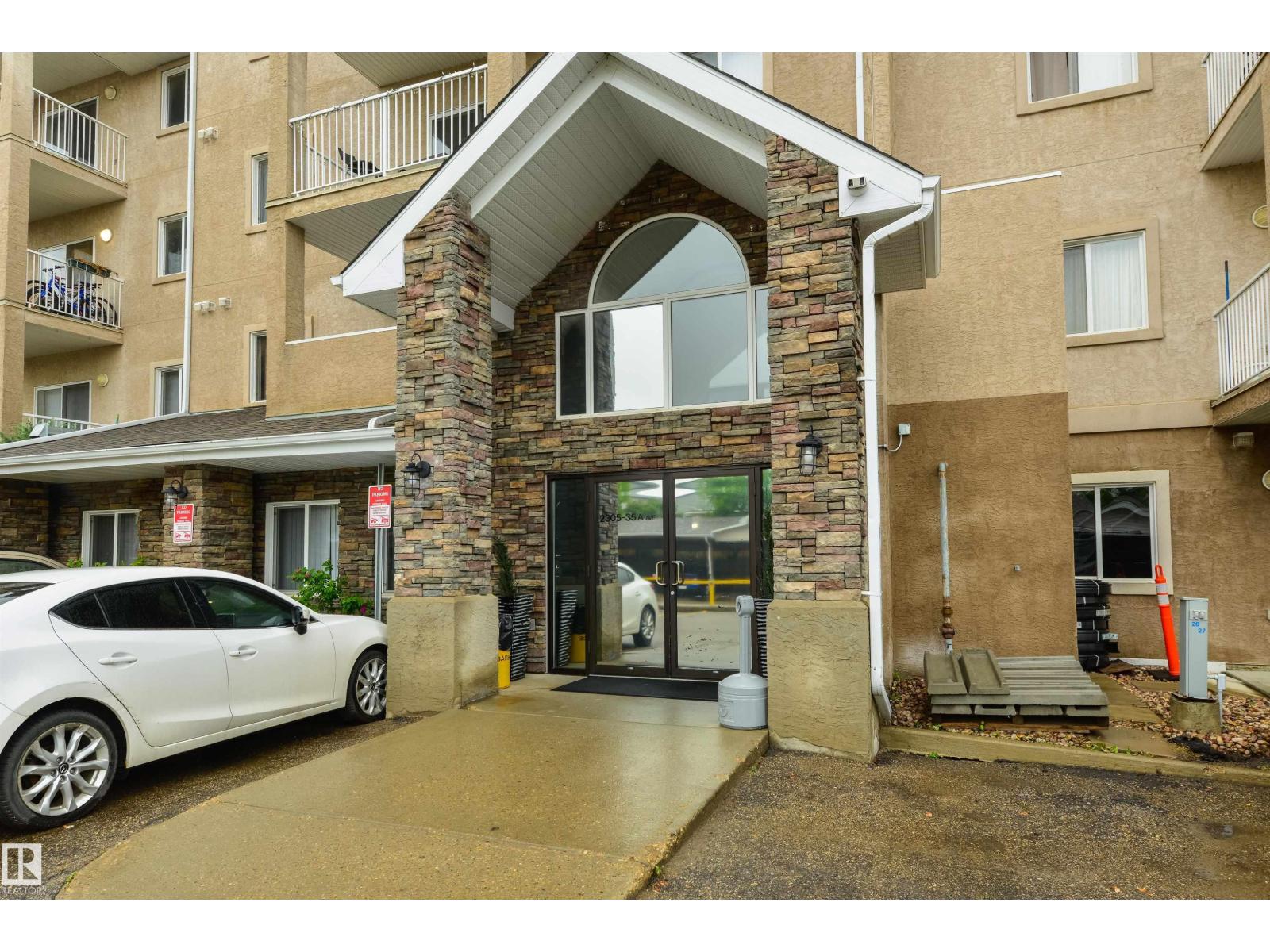 Property at #226 2305 35A AV NW image 3