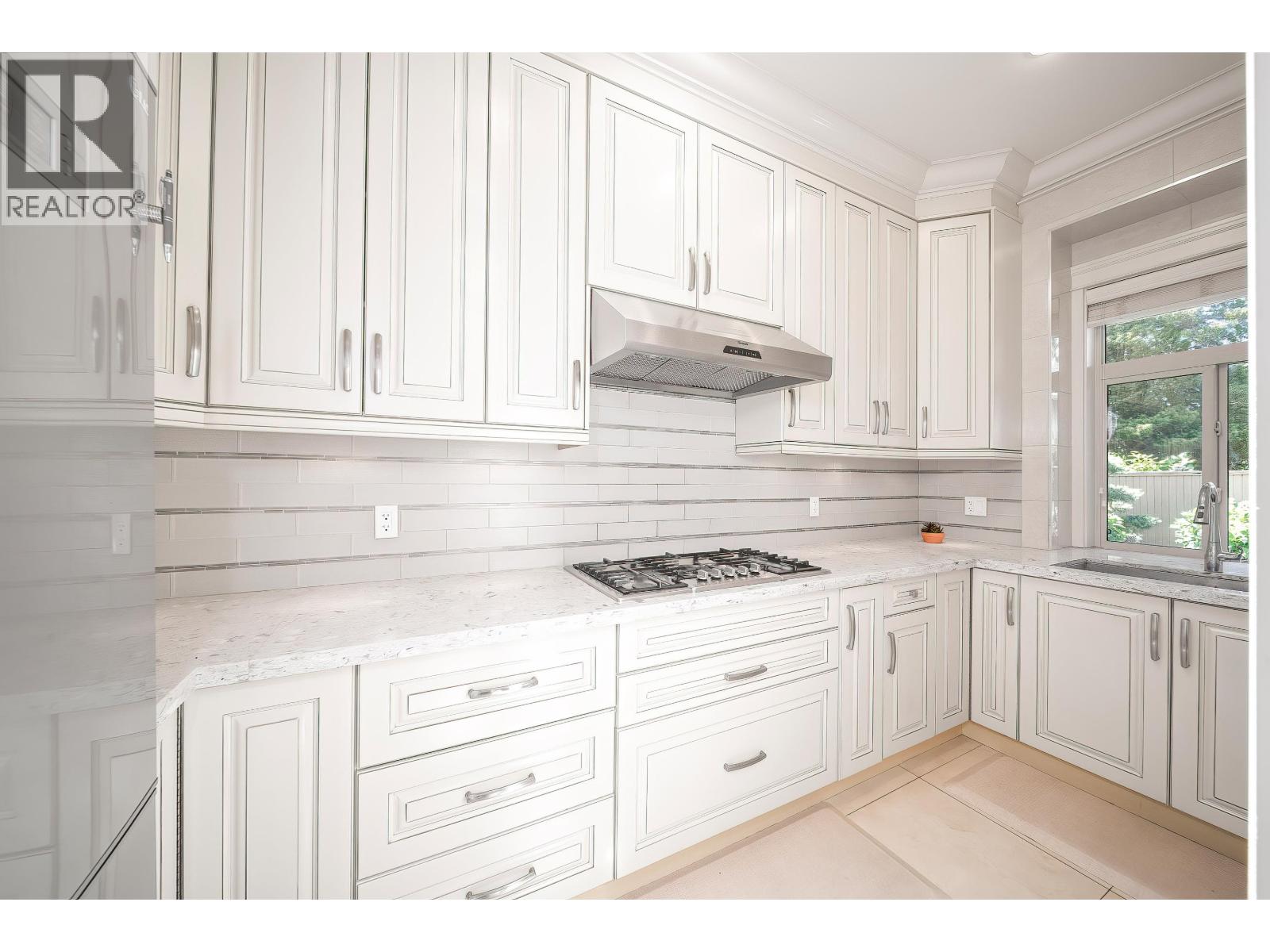 8580 Bairdmore Crescent, Richmond, British Columbia  V7C 1M7 - Photo 16 - R3035998