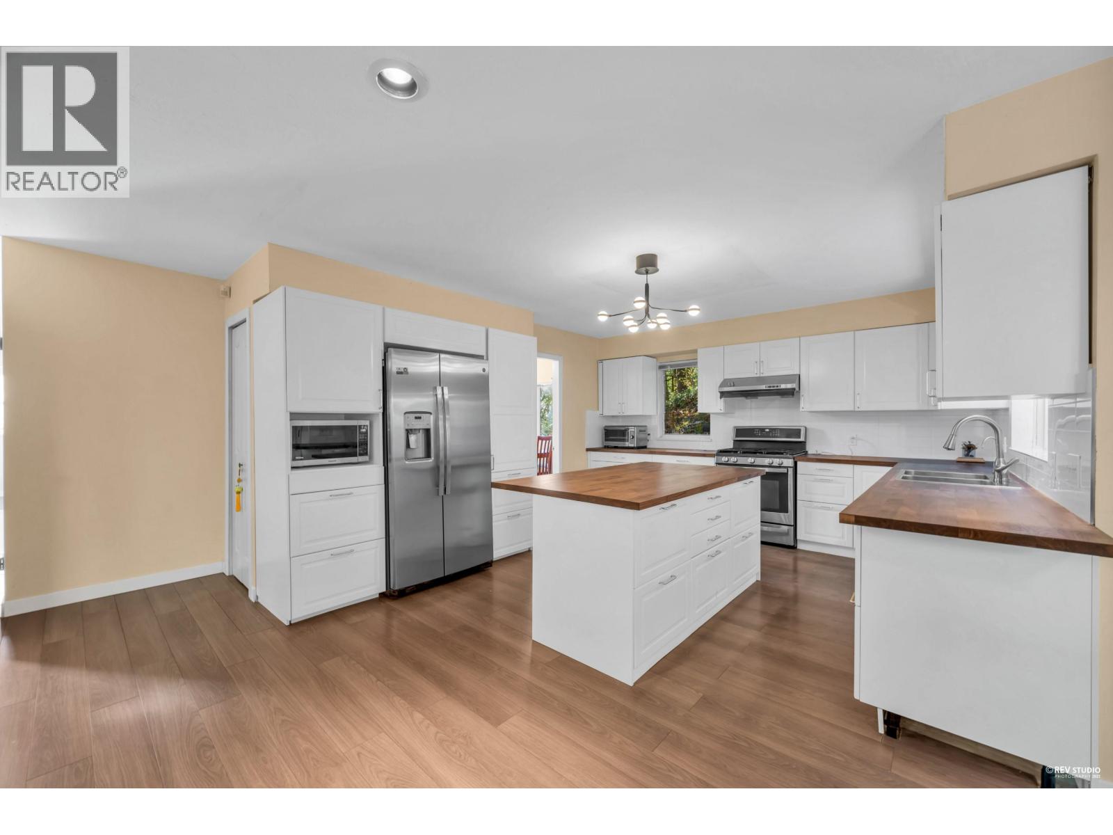 2233 Monashee Court, Coquitlam, British Columbia  V3K 6P7 - Photo 5 - R3034117