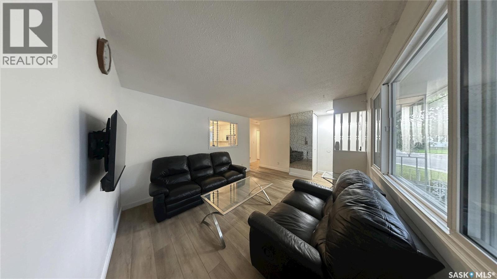 Property at 41 Cartier CRESCENT image 3