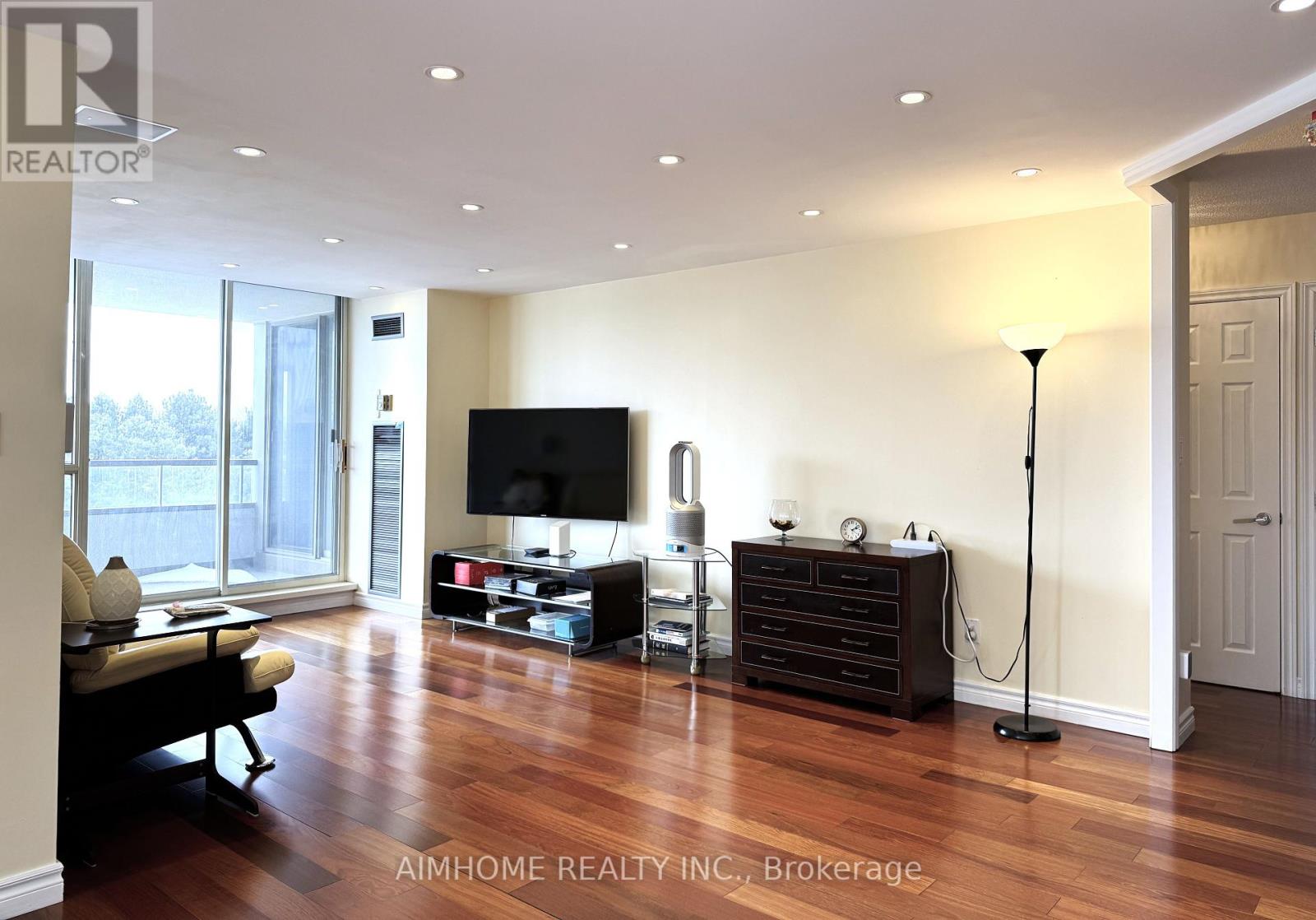 404 - 175 Bamburgh Circle, Toronto, Ontario  M1W 3X8 - Photo 4 - E12349535