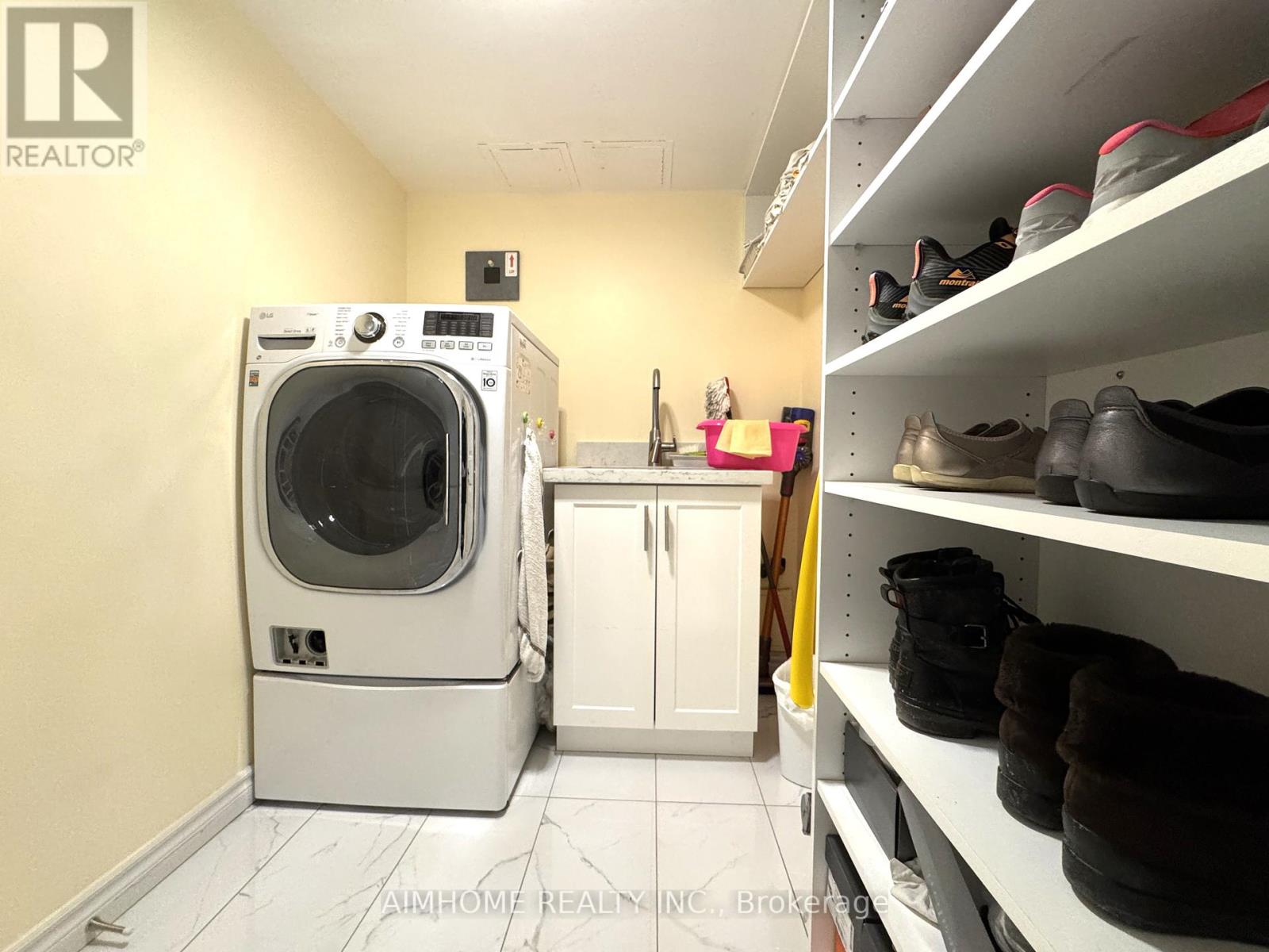 404 - 175 Bamburgh Circle, Toronto, Ontario  M1W 3X8 - Photo 19 - E12349535