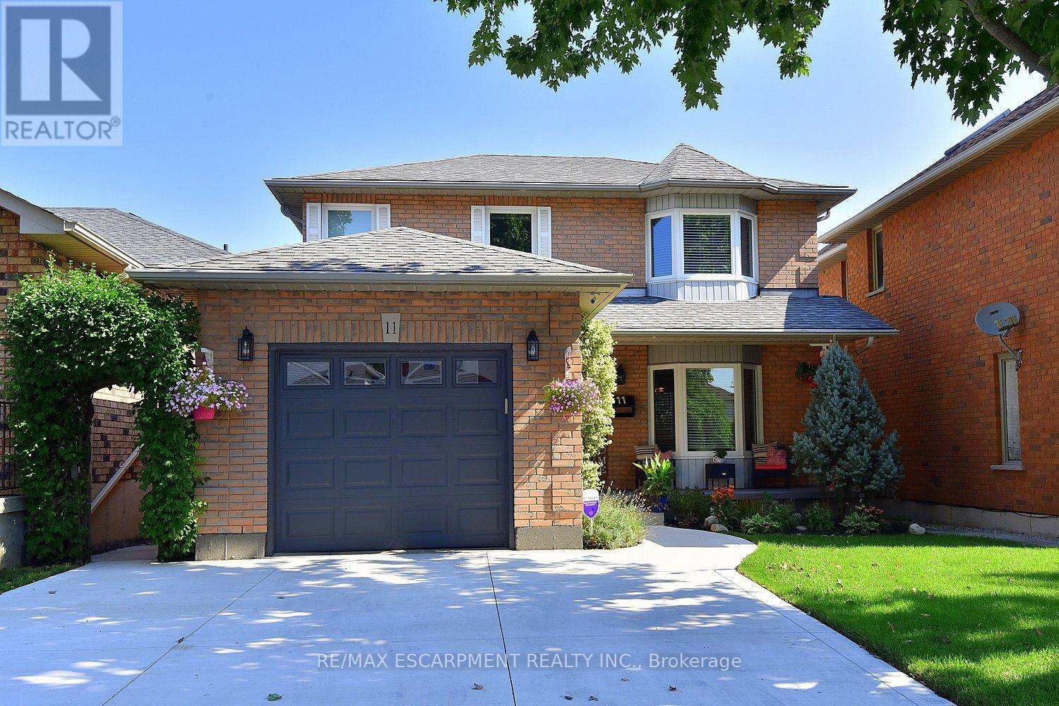 11 JACQUELINE BOULEVARD, Hamilton, Ontario
