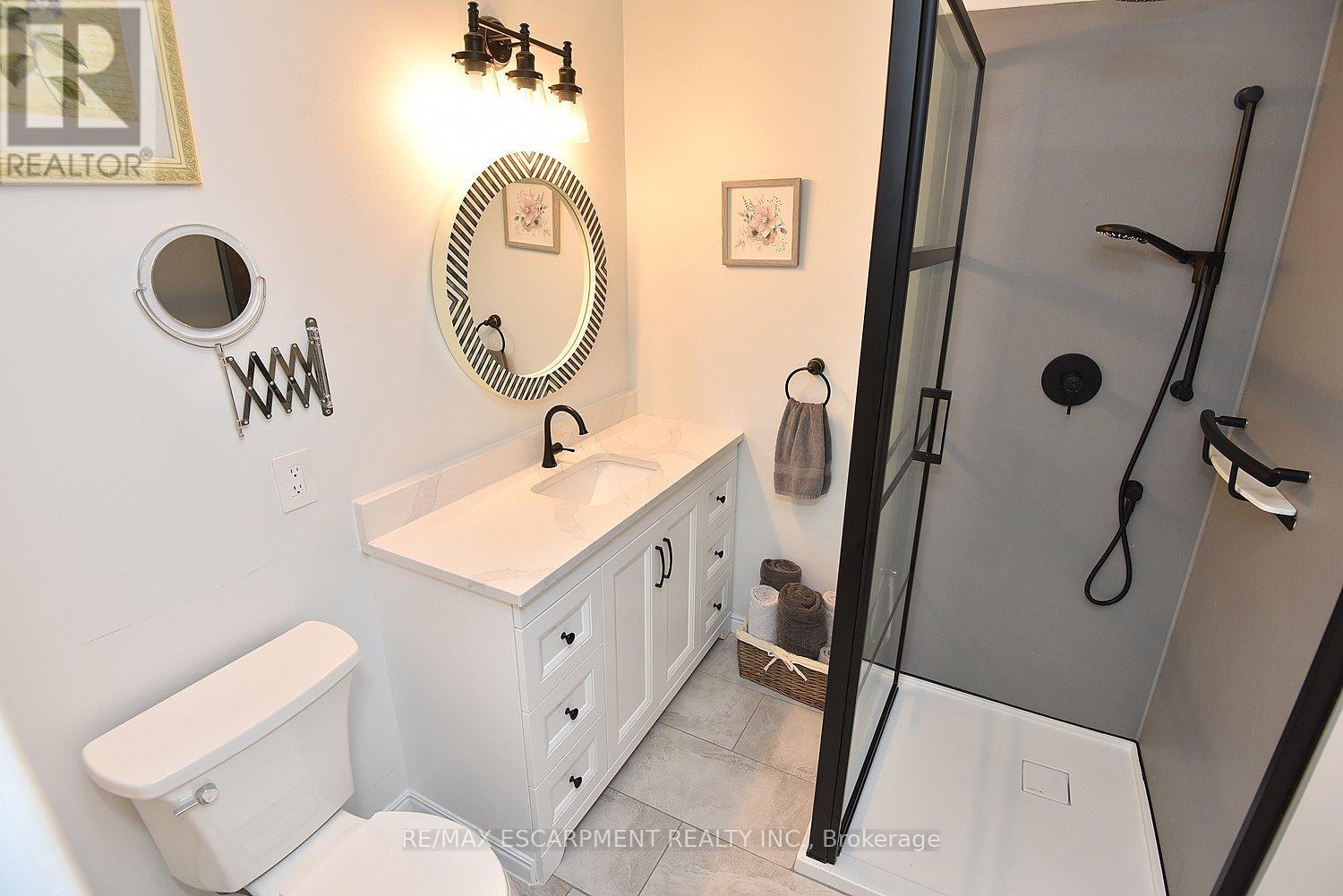 11 Jacqueline Boulevard, Hamilton, Ontario  L9B 2R1 - Photo 27 - X12349534