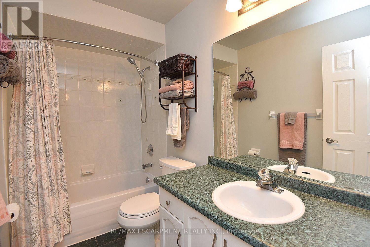 11 Jacqueline Boulevard, Hamilton, Ontario  L9B 2R1 - Photo 33 - X12349534