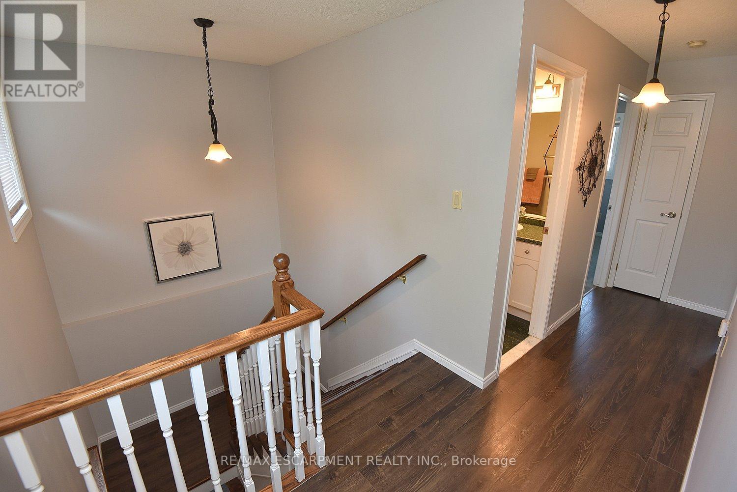 11 Jacqueline Boulevard, Hamilton, Ontario  L9B 2R1 - Photo 23 - X12349534