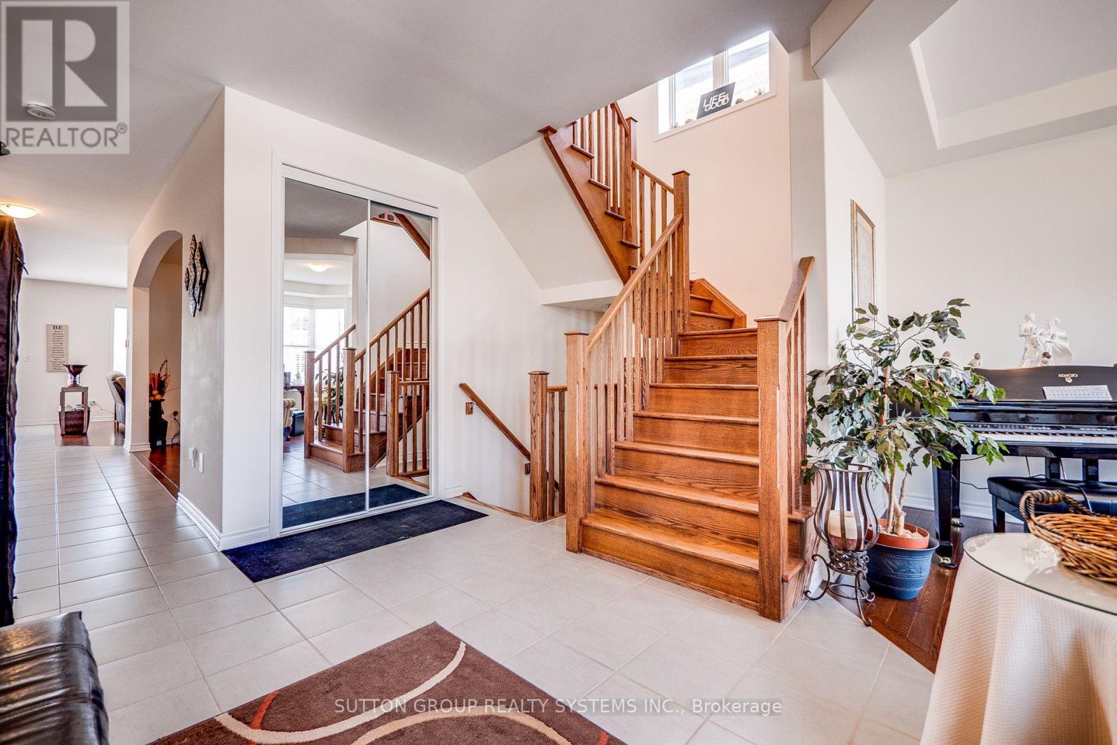 63 Wannamaker Crescent, Cambridge, Ontario  N3E 0C5 - Photo 3 - X12349538