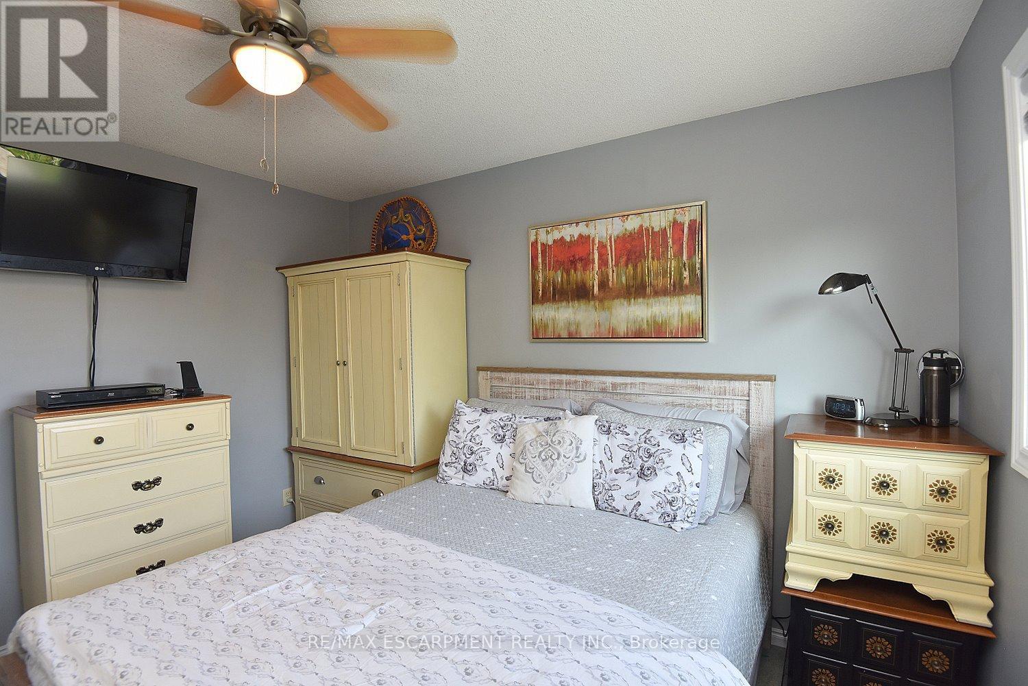 11 Jacqueline Boulevard, Hamilton, Ontario  L9B 2R1 - Photo 32 - X12349534