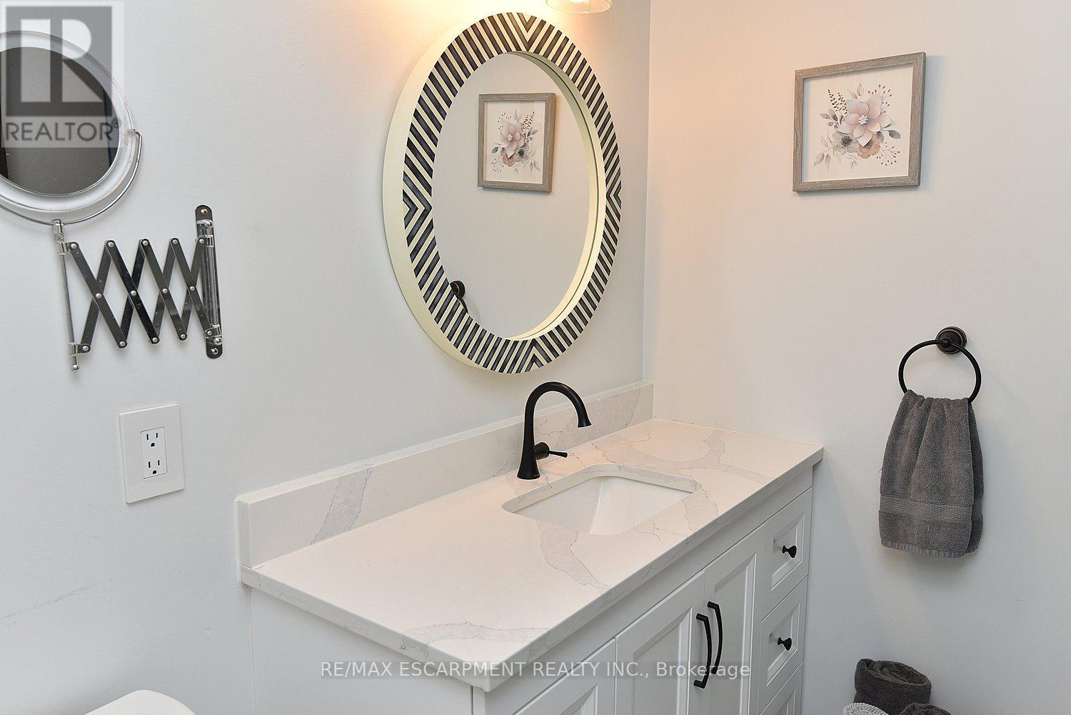 11 Jacqueline Boulevard, Hamilton, Ontario  L9B 2R1 - Photo 28 - X12349534