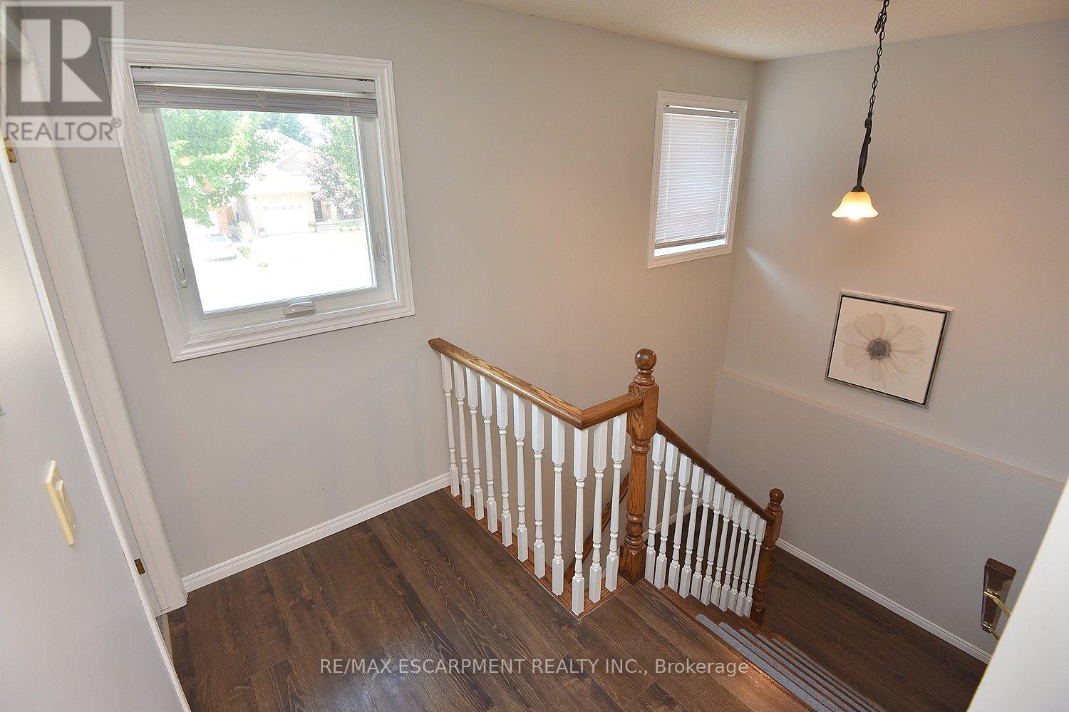 11 Jacqueline Boulevard, Hamilton, Ontario  L9B 2R1 - Photo 24 - X12349534