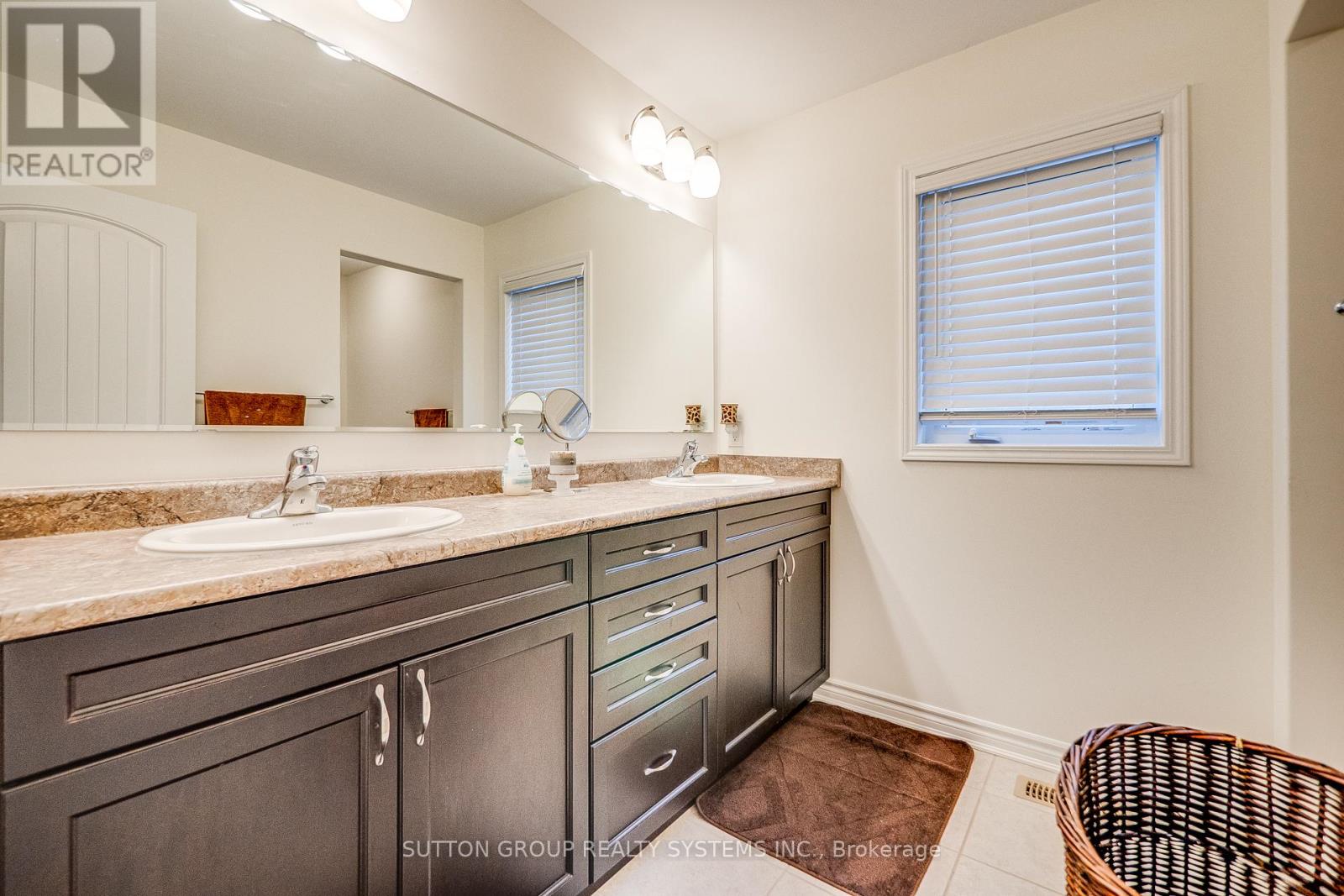 63 Wannamaker Crescent, Cambridge, Ontario  N3E 0C5 - Photo 37 - X12349538