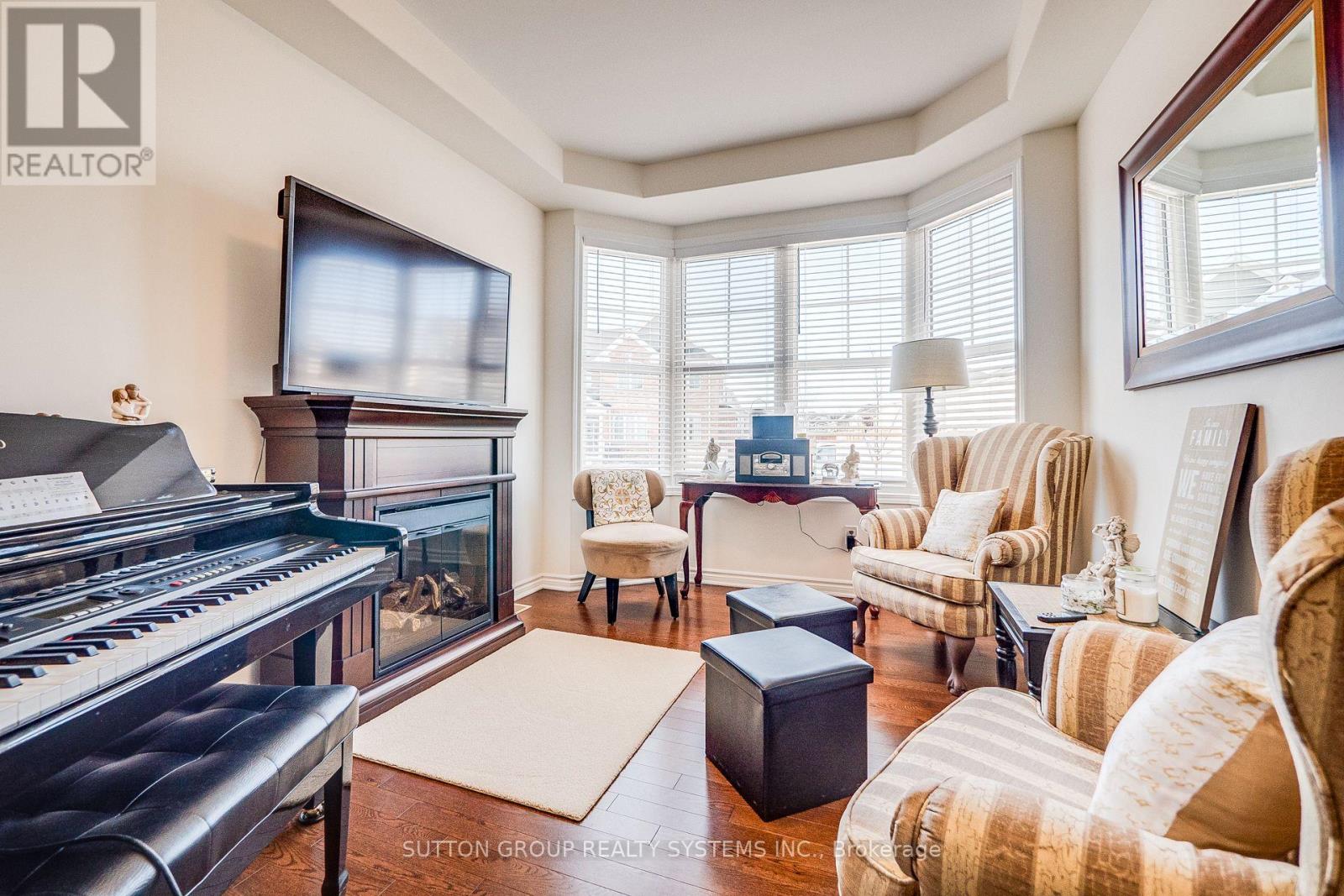 63 Wannamaker Crescent, Cambridge, Ontario  N3E 0C5 - Photo 5 - X12349538