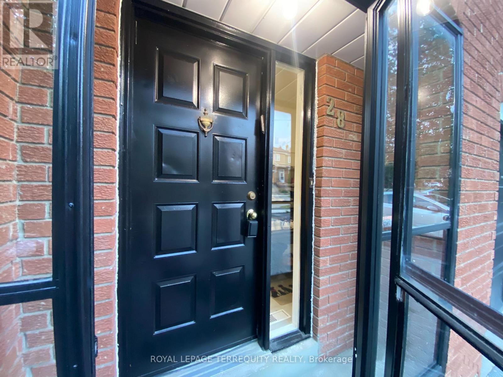 28 FESTIVAL DRIVE, Toronto, Ontario