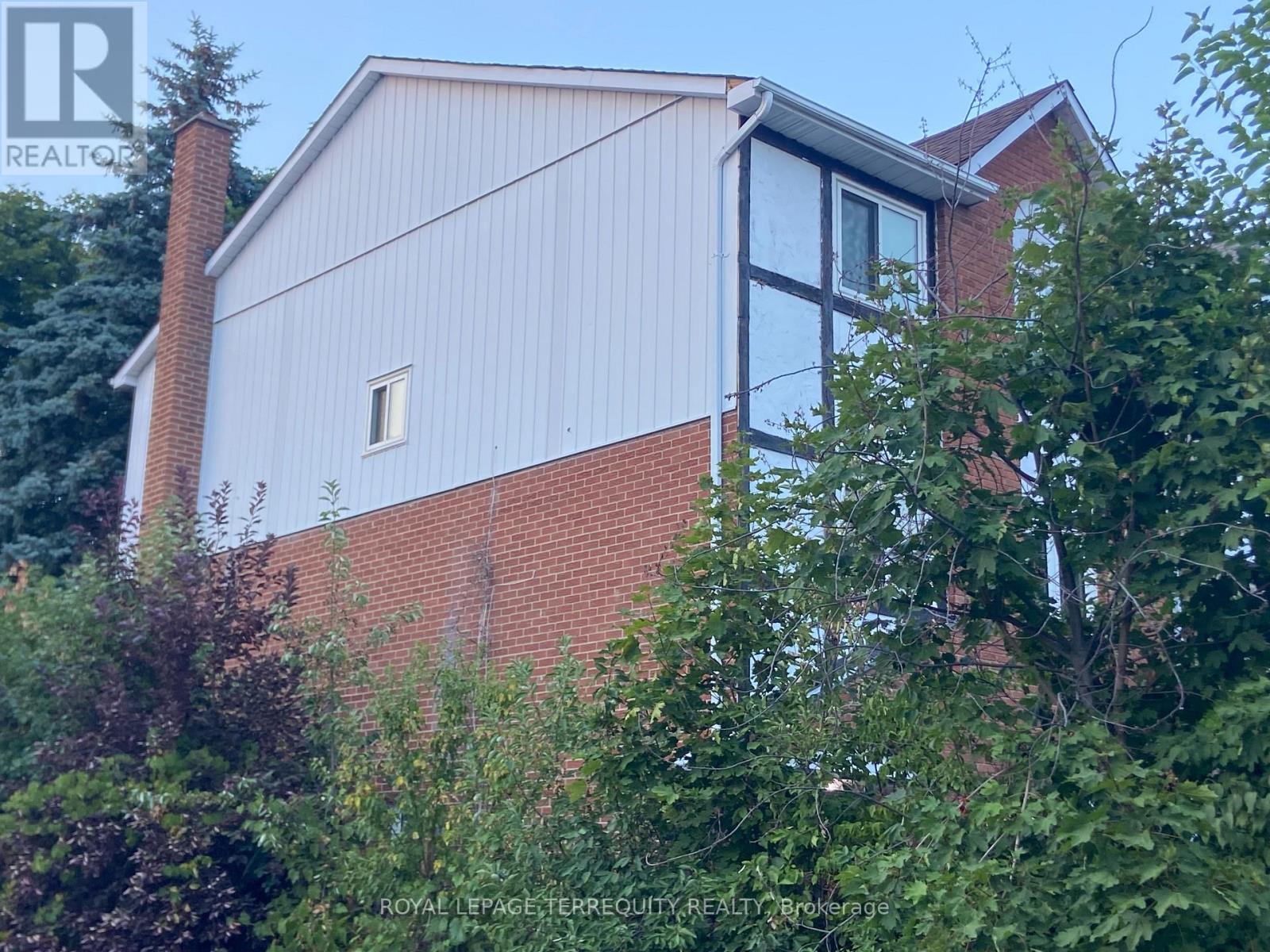 28 Festival Drive, Toronto, Ontario  M2R 3V1 - Photo 3 - C12333374