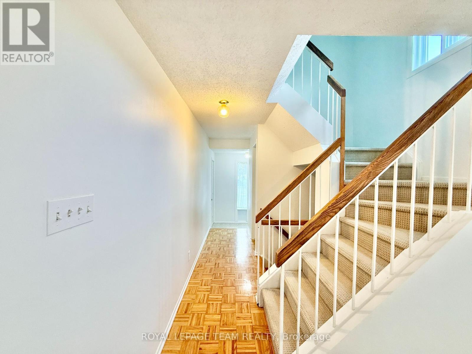 A - 14 Castlebrook Lane, Ottawa, Ontario K2G 5G4 - Photo 13 - X12349565