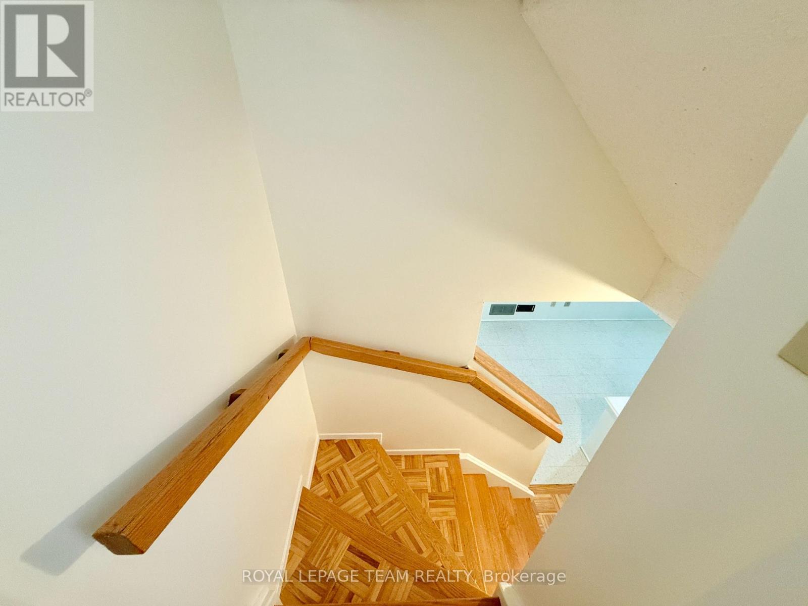 A - 14 Castlebrook Lane, Ottawa, Ontario K2G 5G4 - Photo 26 - X12349565