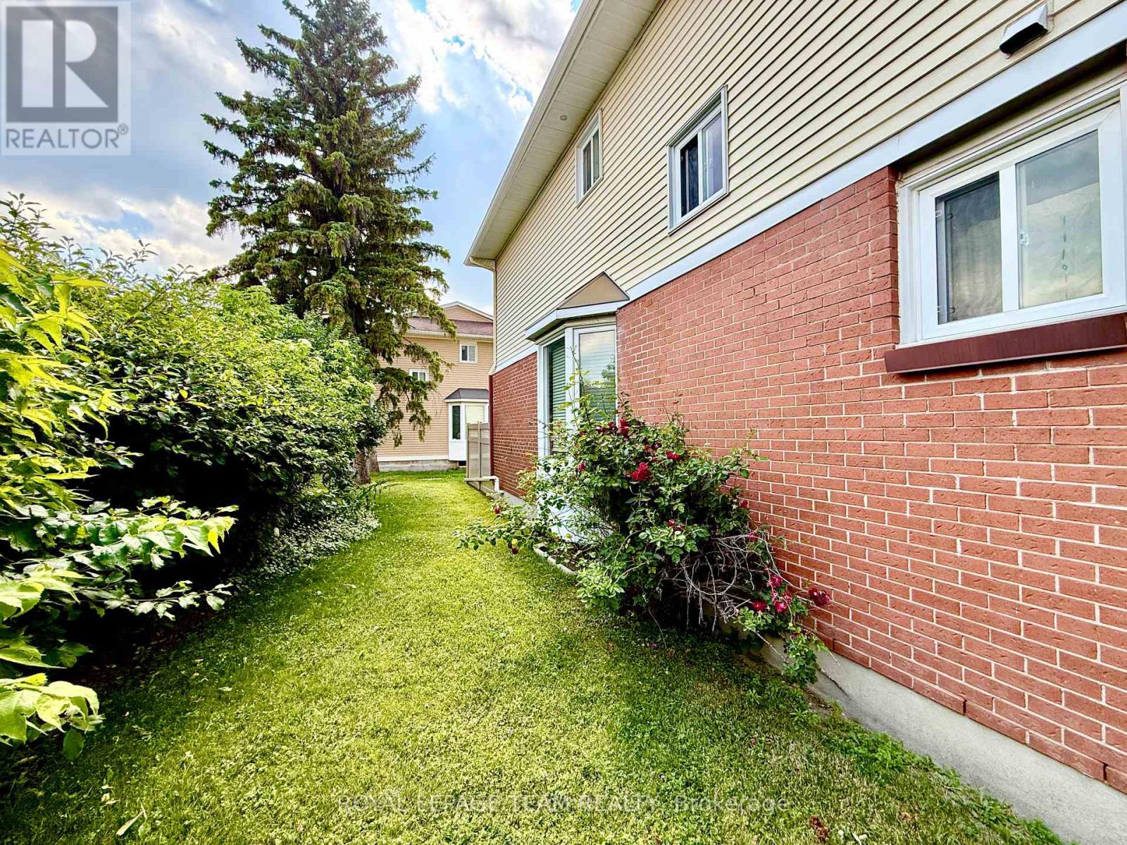 A - 14 Castlebrook Lane, Ottawa, Ontario K2G 5G4 - Photo 30 - X12349565