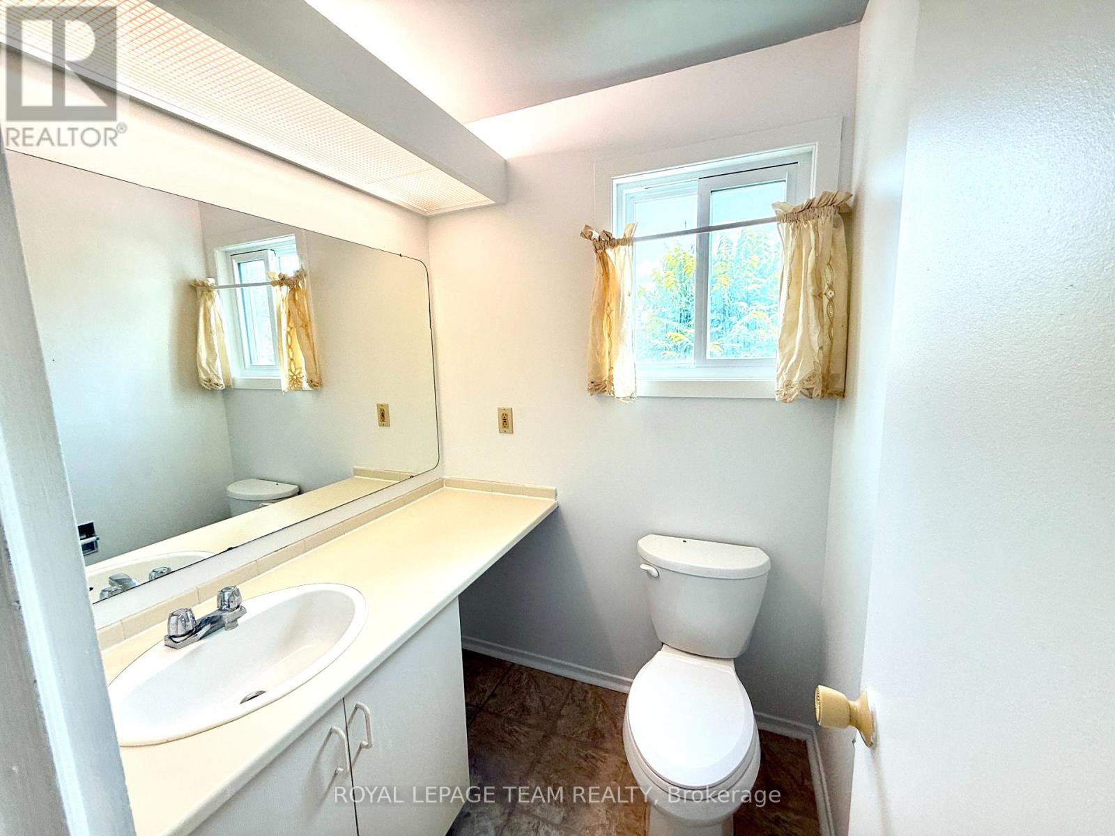 A - 14 Castlebrook Lane, Ottawa, Ontario K2G 5G4 - Photo 4 - X12349565