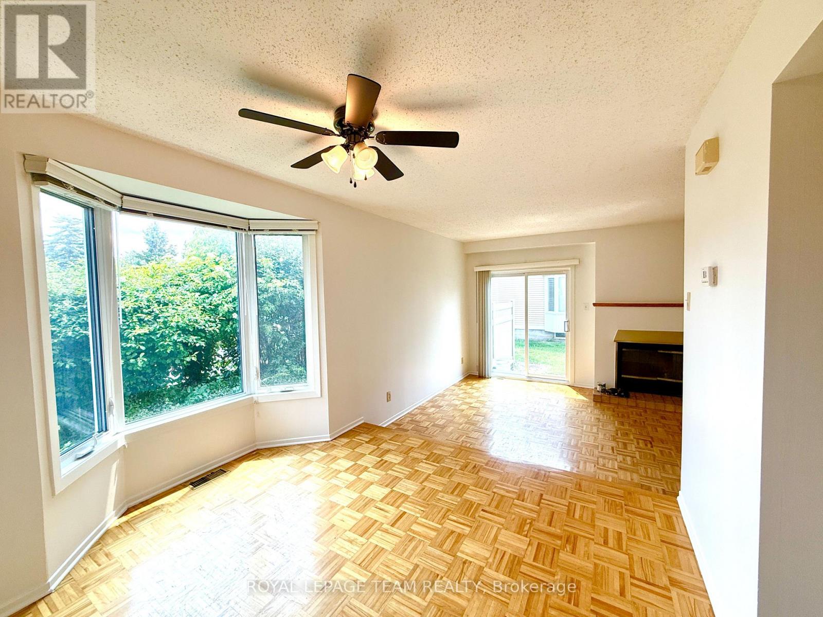 A - 14 Castlebrook Lane, Ottawa, Ontario K2G 5G4 - Photo 6 - X12349565