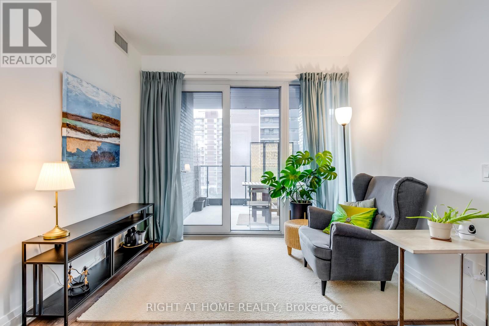 620 - 21 PARK STREET E, Mississauga, Ontario