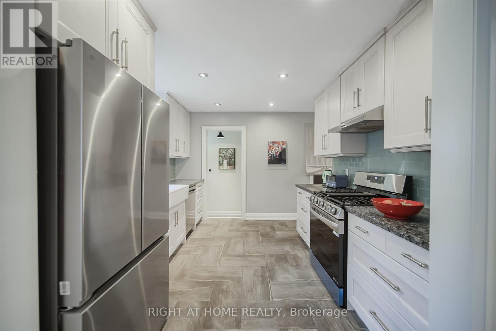 388 Lark Avenue, Burlington, Ontario  L7T 2T2 - Photo 17 - W12349583