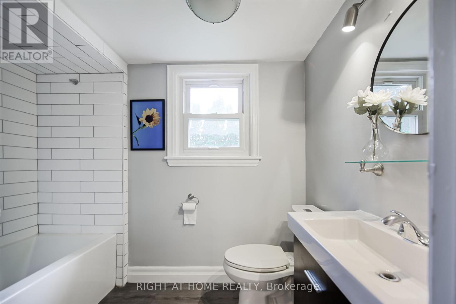388 Lark Avenue, Burlington, Ontario  L7T 2T2 - Photo 24 - W12349583