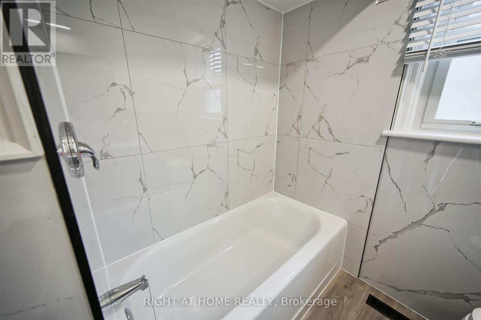 388 Lark Avenue, Burlington, Ontario  L7T 2T2 - Photo 29 - W12349583