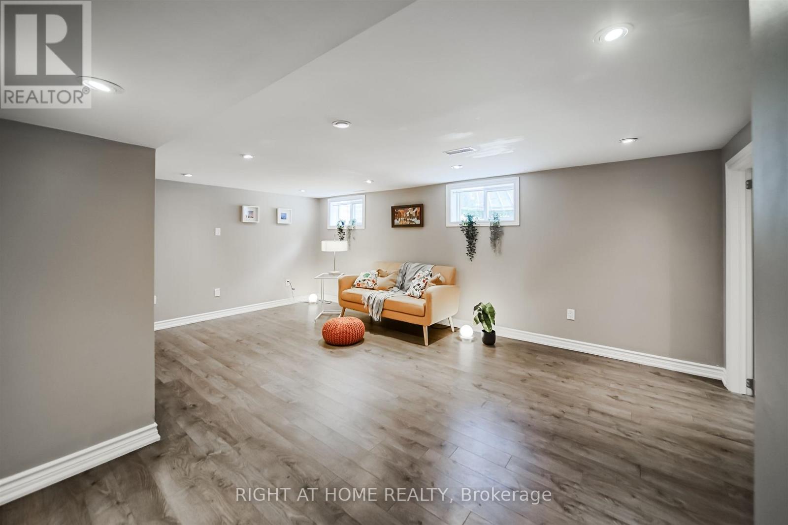 388 Lark Avenue, Burlington, Ontario  L7T 2T2 - Photo 30 - W12349583