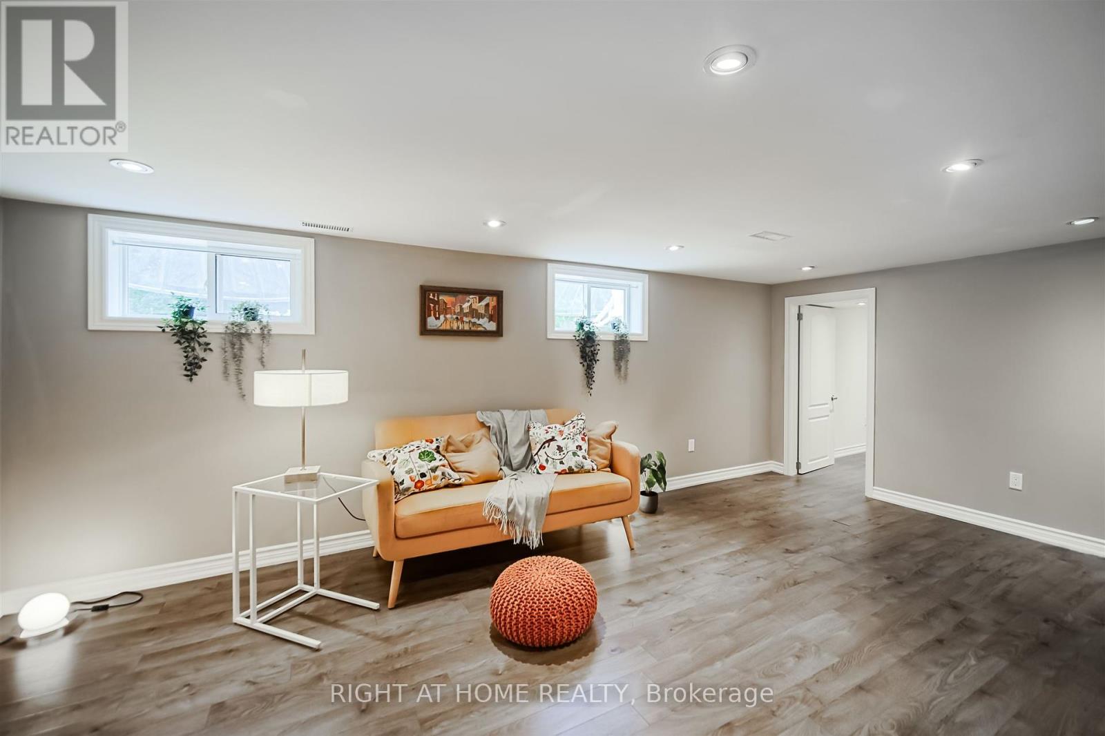 388 Lark Avenue, Burlington, Ontario  L7T 2T2 - Photo 31 - W12349583