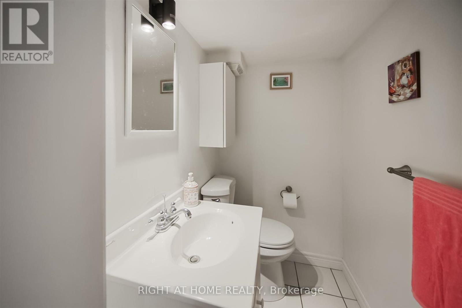388 Lark Avenue, Burlington, Ontario  L7T 2T2 - Photo 33 - W12349583