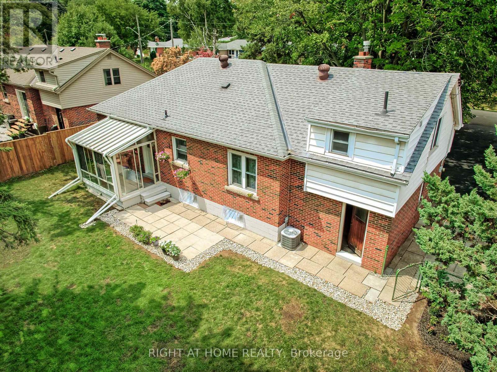 388 Lark Avenue, Burlington, Ontario  L7T 2T2 - Photo 38 - W12349583