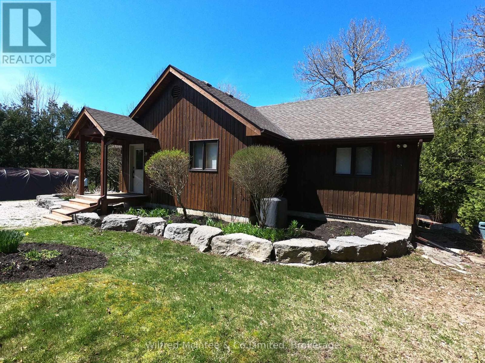 126 Buckingham Lane, Meaford, Ontario  N0H 1V0 - Photo 2 - X12134441
