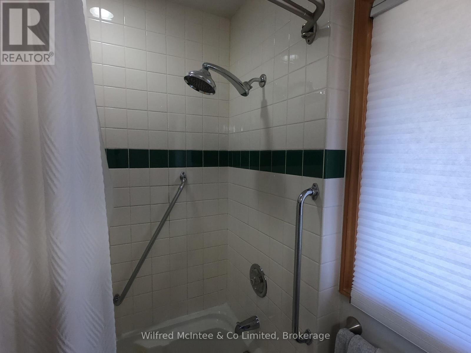 126 Buckingham Lane, Meaford, Ontario  N0H 1V0 - Photo 23 - X12134441