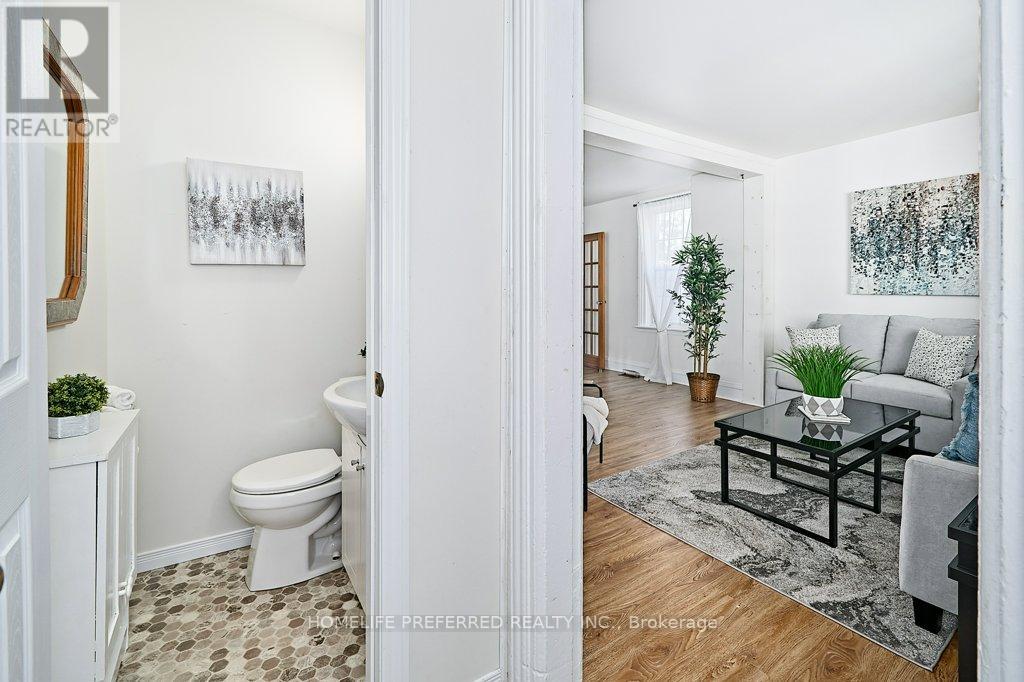 157 Crescent Street, Peterborough Central, Ontario  K9J 2G4 - Photo 18 - X12349610