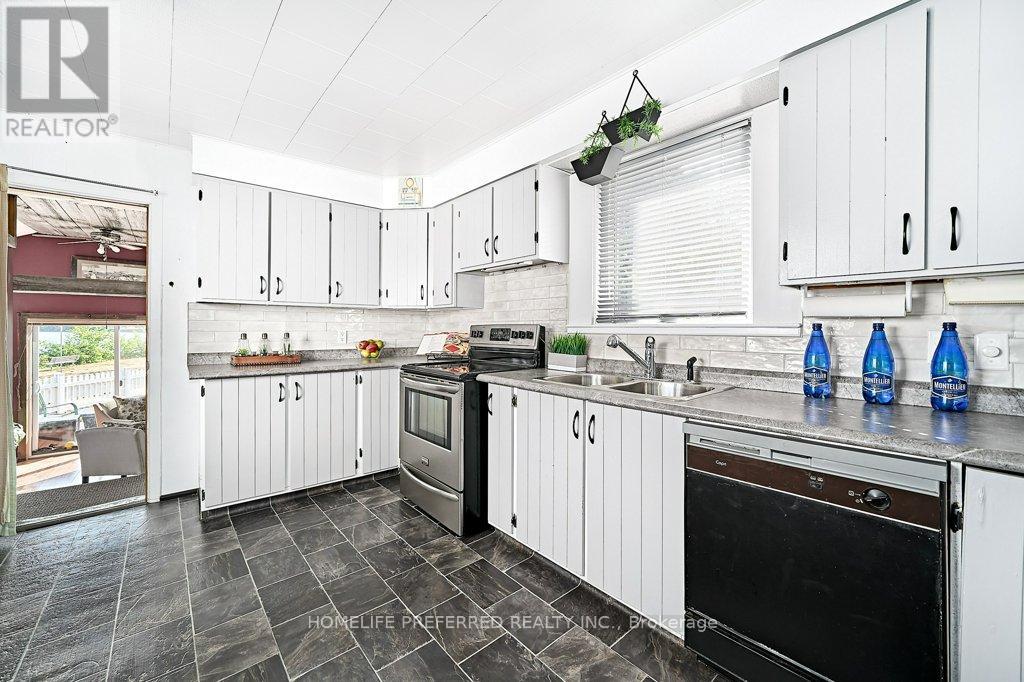 157 Crescent Street, Peterborough Central, Ontario  K9J 2G4 - Photo 28 - X12349610