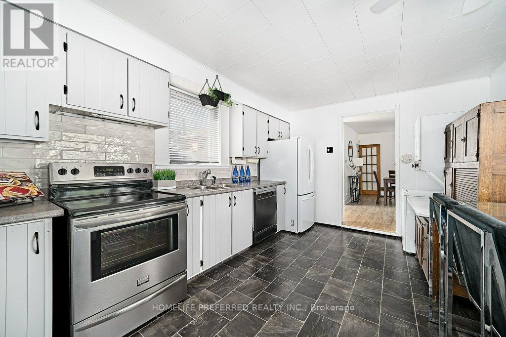 157 Crescent Street, Peterborough Central, Ontario  K9J 2G4 - Photo 30 - X12349610