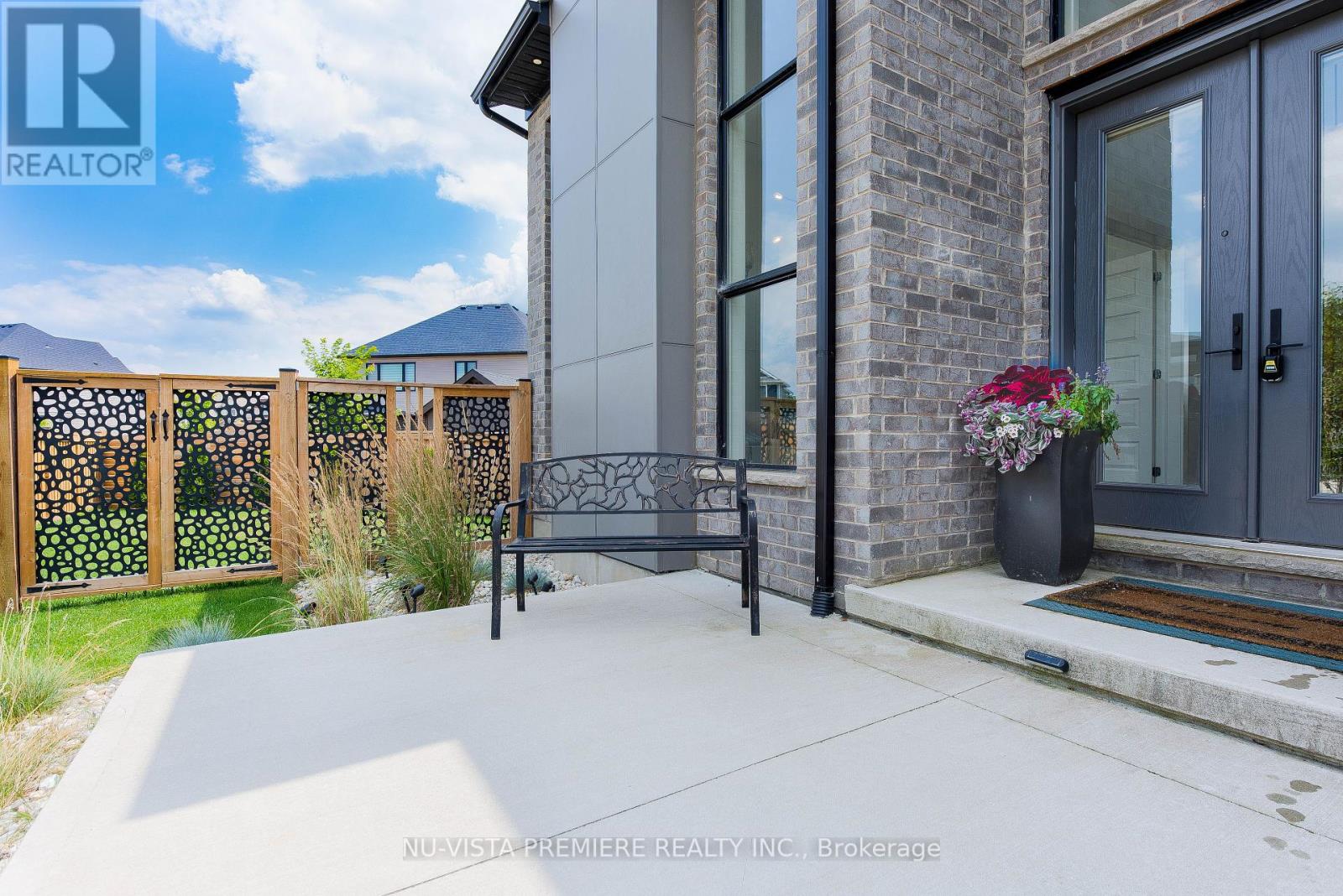 21 Locky Lane, Middlesex Centre, Ontario  N0L 1R0 - Photo 4 - X12349618