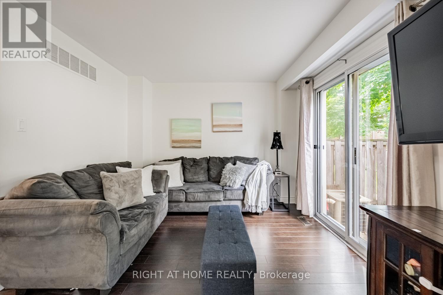 19 - 345 Meadows Boulevard W, Mississauga, Ontario L4Z 1G5 - Photo 17 - W12349605