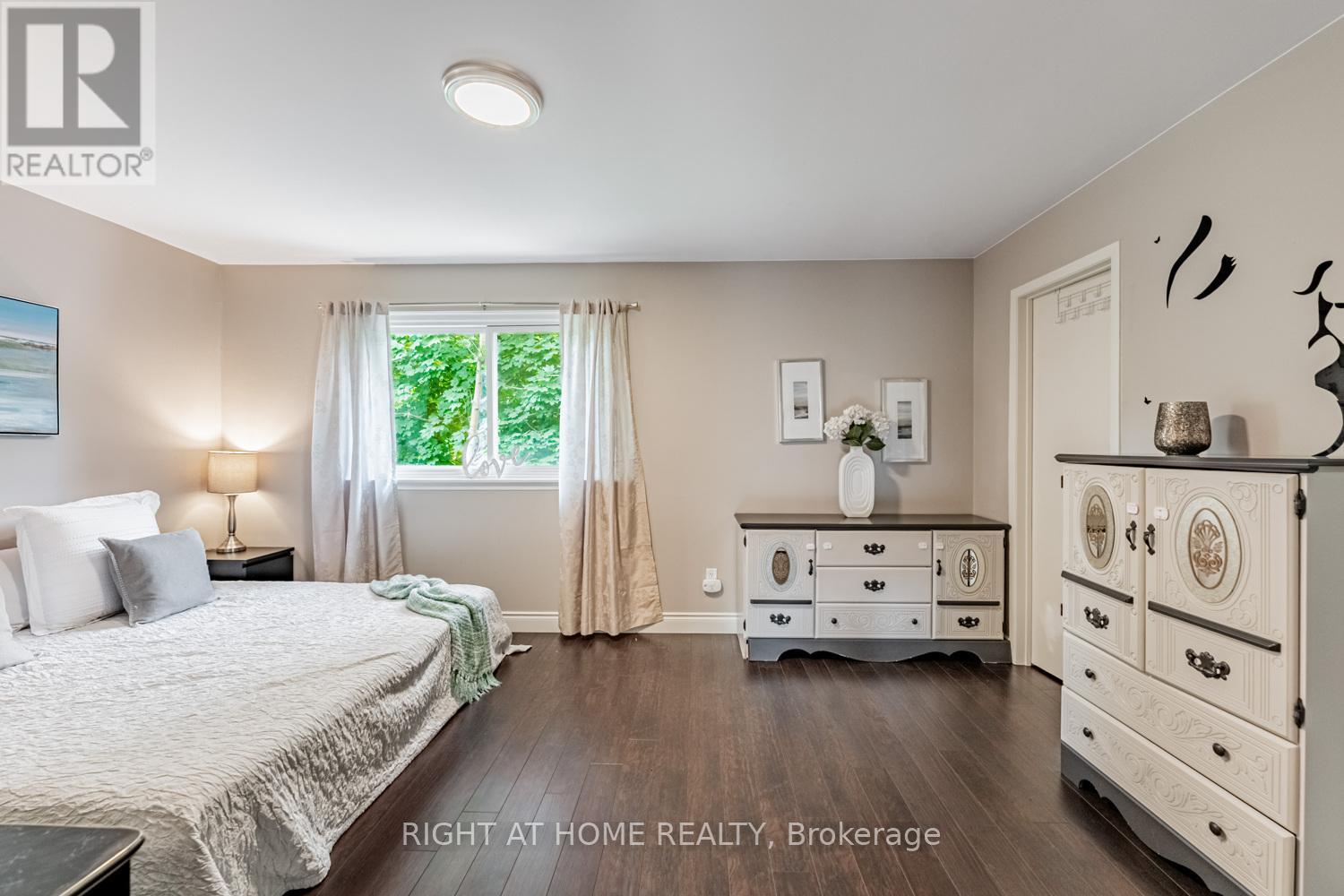 19 - 345 Meadows Boulevard W, Mississauga, Ontario L4Z 1G5 - Photo 20 - W12349605