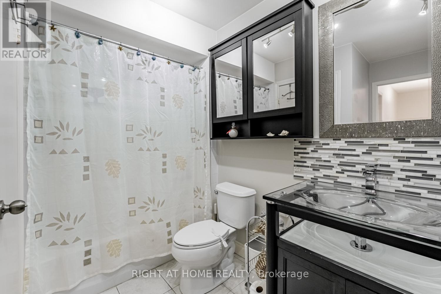 19 - 345 Meadows Boulevard W, Mississauga, Ontario L4Z 1G5 - Photo 25 - W12349605