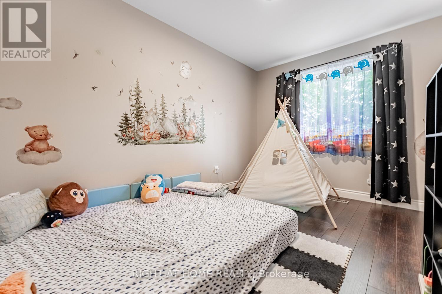 19 - 345 Meadows Boulevard W, Mississauga, Ontario L4Z 1G5 - Photo 29 - W12349605