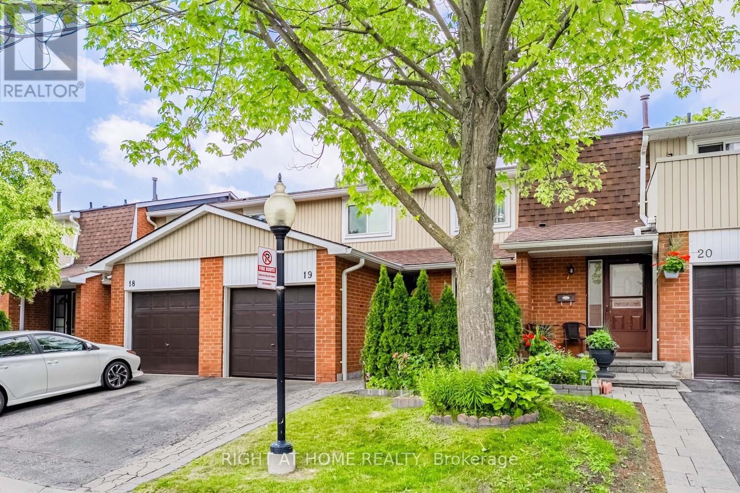 Property at 19 - 345 MEADOWS BOULEVARD W image 3