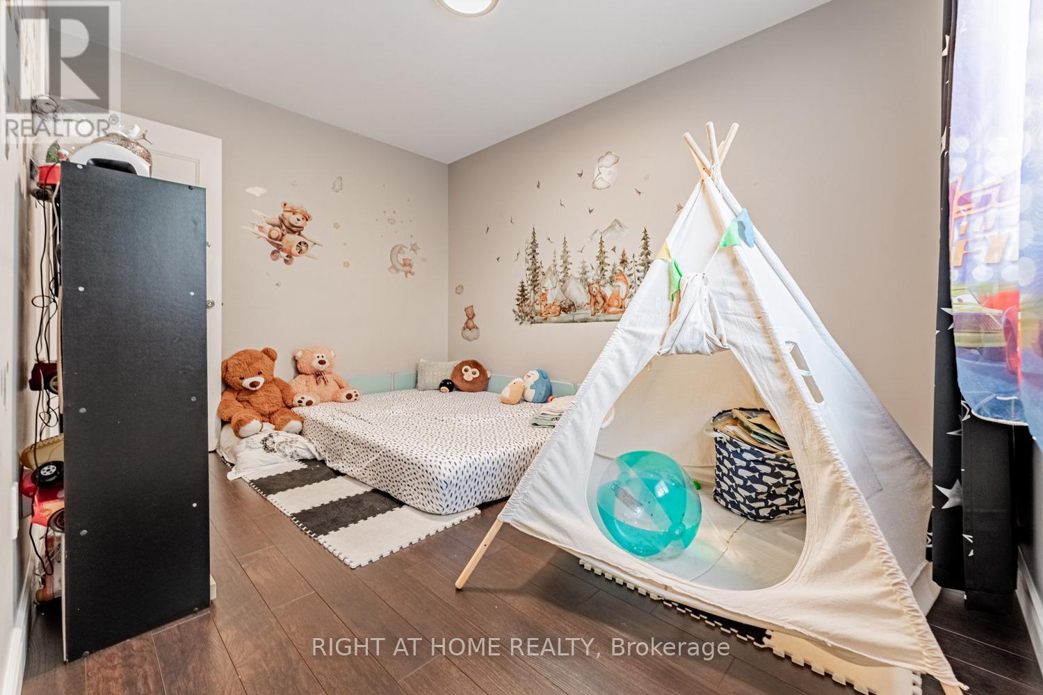 19 - 345 Meadows Boulevard W, Mississauga, Ontario L4Z 1G5 - Photo 30 - W12349605