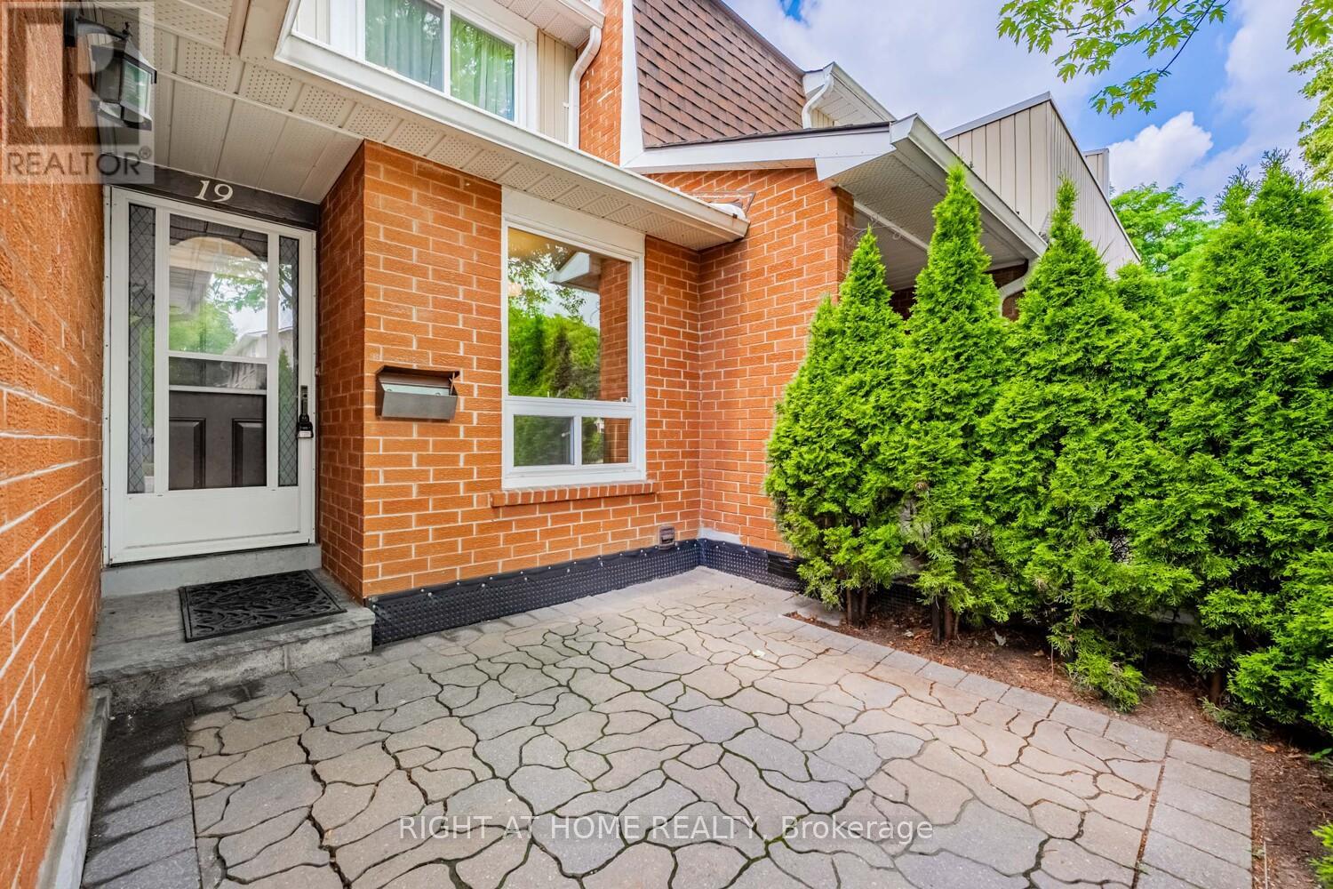Property at 19 - 345 MEADOWS BOULEVARD W image 4